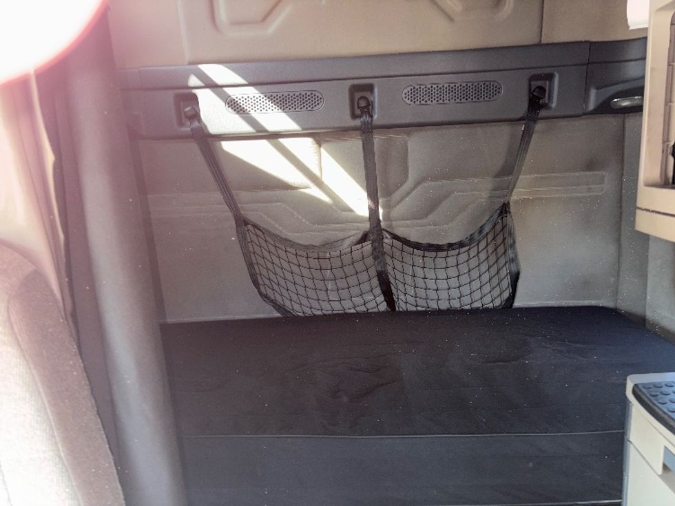 Sleeper Tractor-Heavy Duty Tractors-Freightliner-2019-Cascadia 12564ST-New Castle-DE-618,554\n\t\tmiles-$ 48,750 - Image 14