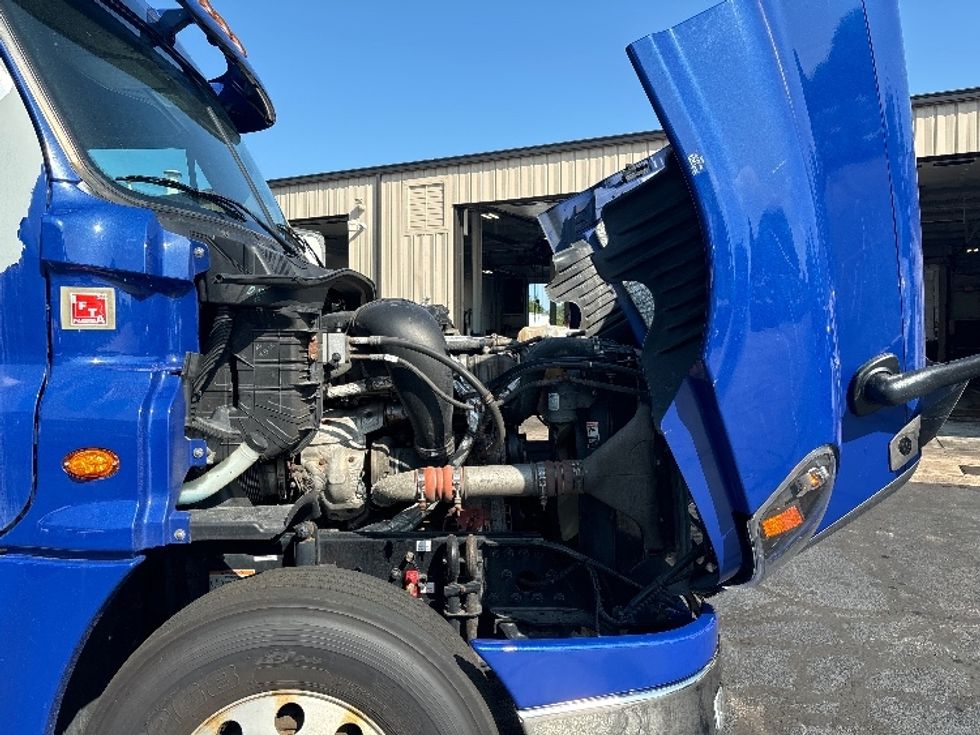 Sleeper Tractor-Heavy Duty Tractors-Freightliner-2019-Cascadia 12564ST-New Castle-DE-618,554\n\t\tmiles-$ 48,750 - Image 18