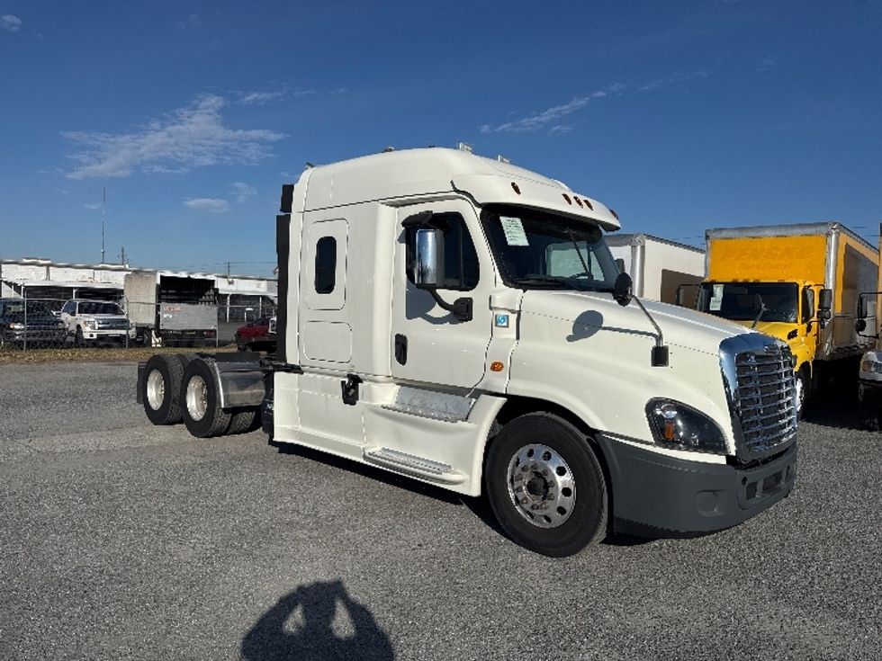 Sleeper Tractor-Heavy Duty Tractors-Freightliner-2019-Cascadia 12564ST-Ocala-FL-386,449\n\t\tmiles-$ 50,000 - Image 1
