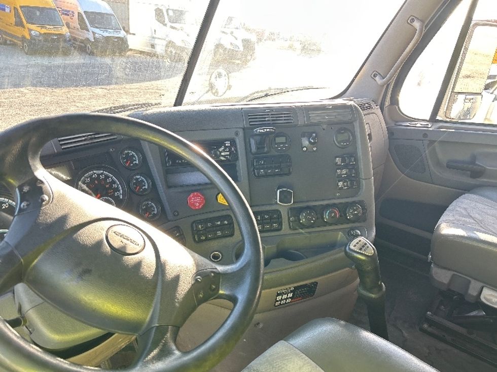 Sleeper Tractor-Heavy Duty Tractors-Freightliner-2019-Cascadia 12564ST-Ocala-FL-386,449\n\t\tmiles-$ 50,000 - Image 10