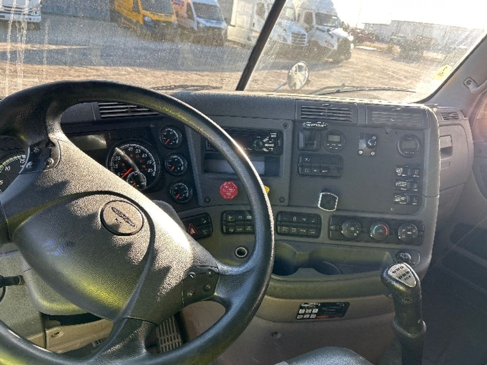 Sleeper Tractor-Heavy Duty Tractors-Freightliner-2019-Cascadia 12564ST-Ocala-FL-386,449\n\t\tmiles-$ 50,000 - Image 11