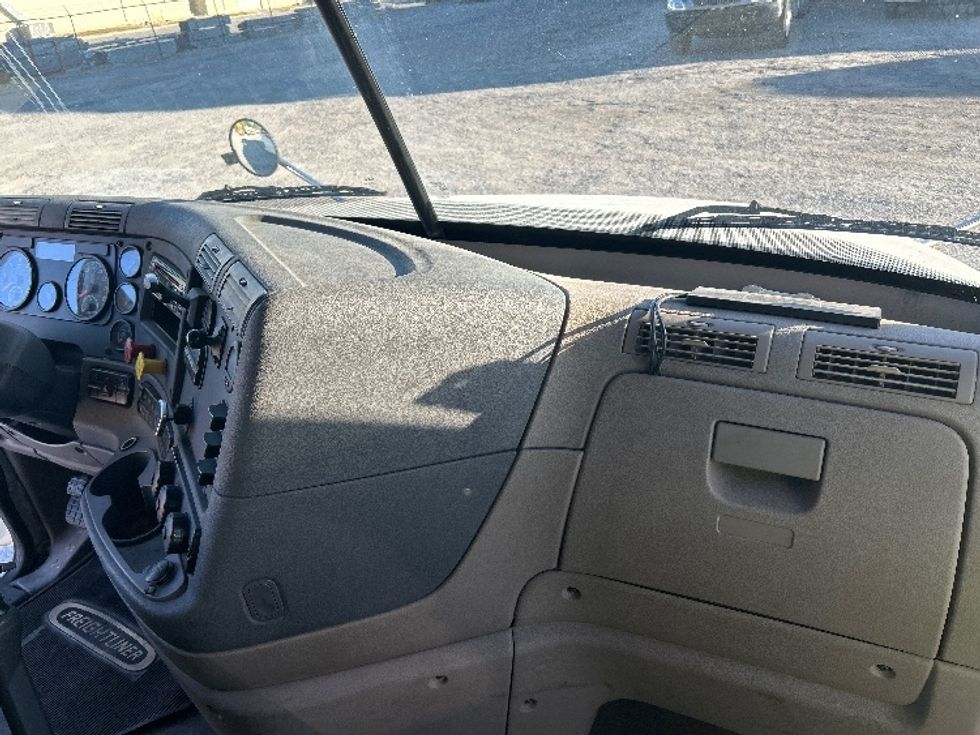 Sleeper Tractor-Heavy Duty Tractors-Freightliner-2019-Cascadia 12564ST-Ocala-FL-386,449\n\t\tmiles-$ 50,000 - Image 14