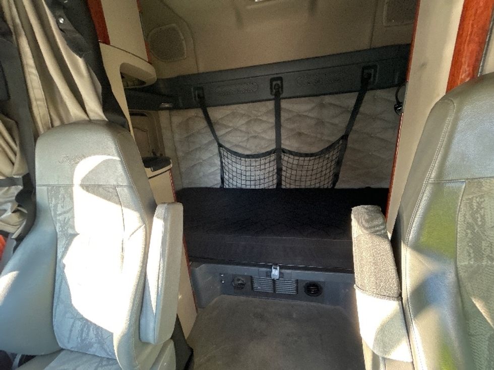 Sleeper Tractor-Heavy Duty Tractors-Freightliner-2019-Cascadia 12564ST-Ocala-FL-386,449\n\t\tmiles-$ 50,000 - Image 16