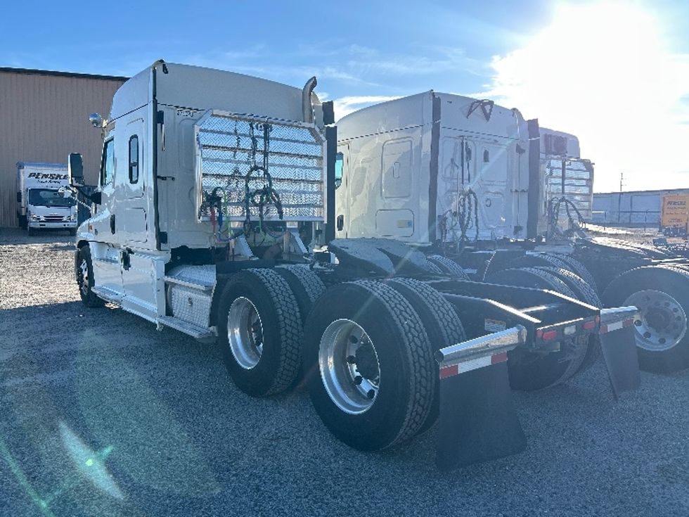 Sleeper Tractor-Heavy Duty Tractors-Freightliner-2019-Cascadia 12564ST-Ocala-FL-386,449\n\t\tmiles-$ 50,000 - Image 5