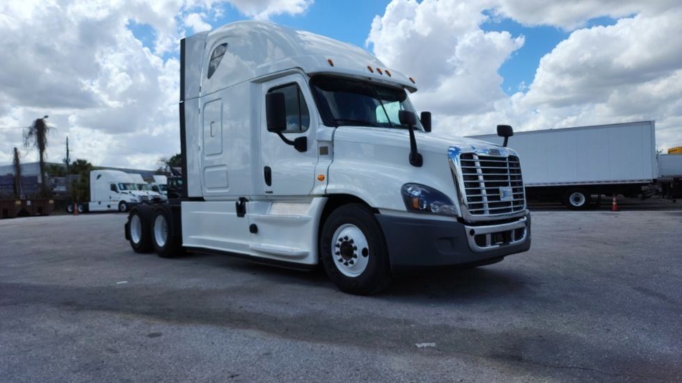 Sleeper Tractor-Heavy Duty Tractors-Freightliner-2019-Cascadia 12564ST-Ocala-FL-476,488\n\t\tmiles-$ 47,750 - Image 1