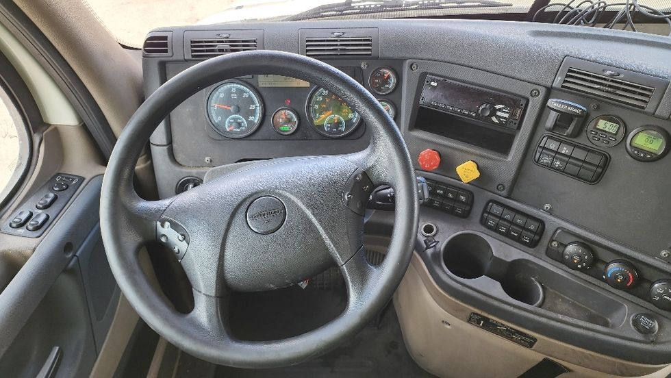 Sleeper Tractor-Heavy Duty Tractors-Freightliner-2019-Cascadia 12564ST-Ocala-FL-476,488\n\t\tmiles-$ 47,750 - Image 11