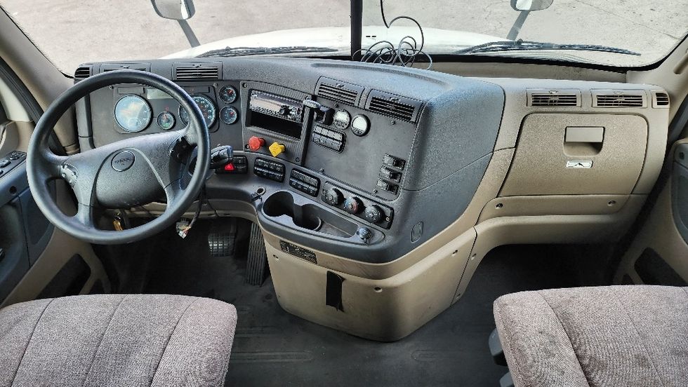 Sleeper Tractor-Heavy Duty Tractors-Freightliner-2019-Cascadia 12564ST-Ocala-FL-476,488\n\t\tmiles-$ 47,750 - Image 12