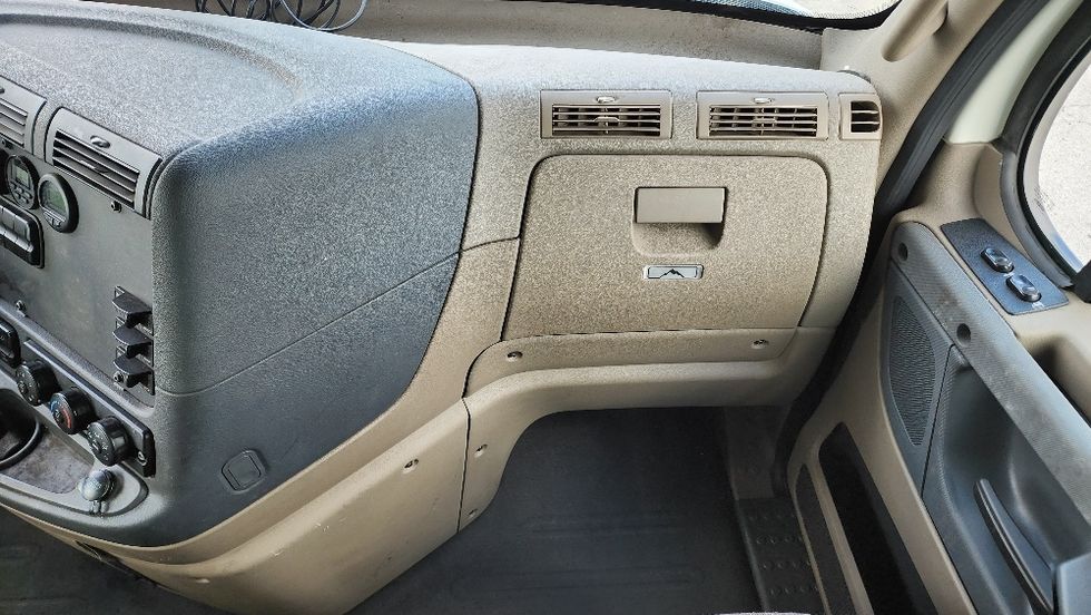 Sleeper Tractor-Heavy Duty Tractors-Freightliner-2019-Cascadia 12564ST-Ocala-FL-476,488\n\t\tmiles-$ 47,750 - Image 14