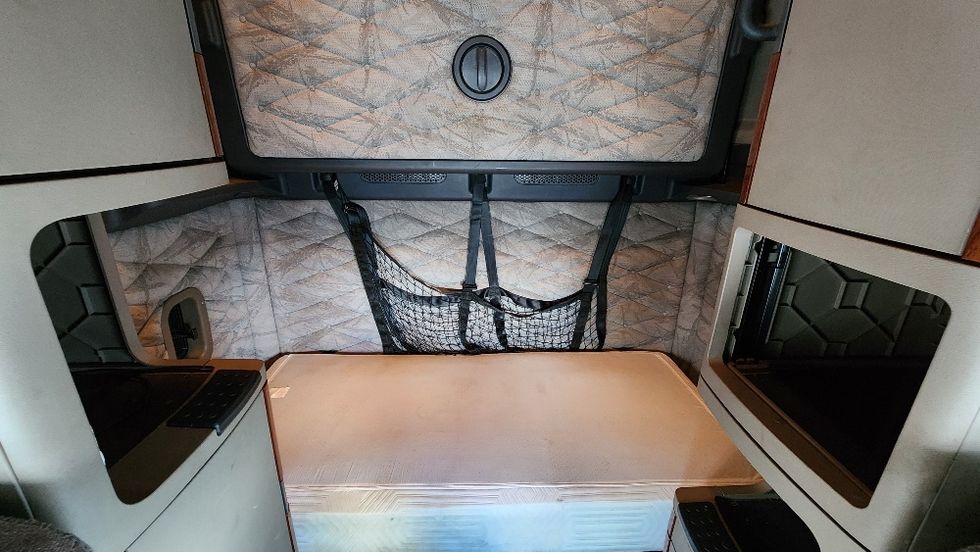 Sleeper Tractor-Heavy Duty Tractors-Freightliner-2019-Cascadia 12564ST-Ocala-FL-476,488\n\t\tmiles-$ 47,750 - Image 16