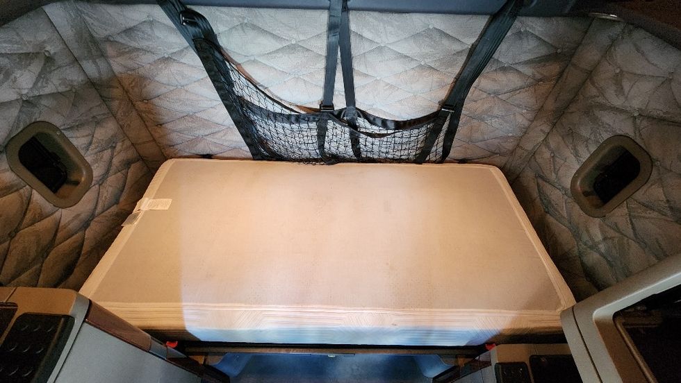 Sleeper Tractor-Heavy Duty Tractors-Freightliner-2019-Cascadia 12564ST-Ocala-FL-476,488\n\t\tmiles-$ 47,750 - Image 17