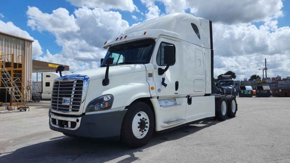 Sleeper Tractor-Heavy Duty Tractors-Freightliner-2019-Cascadia 12564ST-Ocala-FL-476,488\n\t\tmiles-$ 47,750 - Image 3