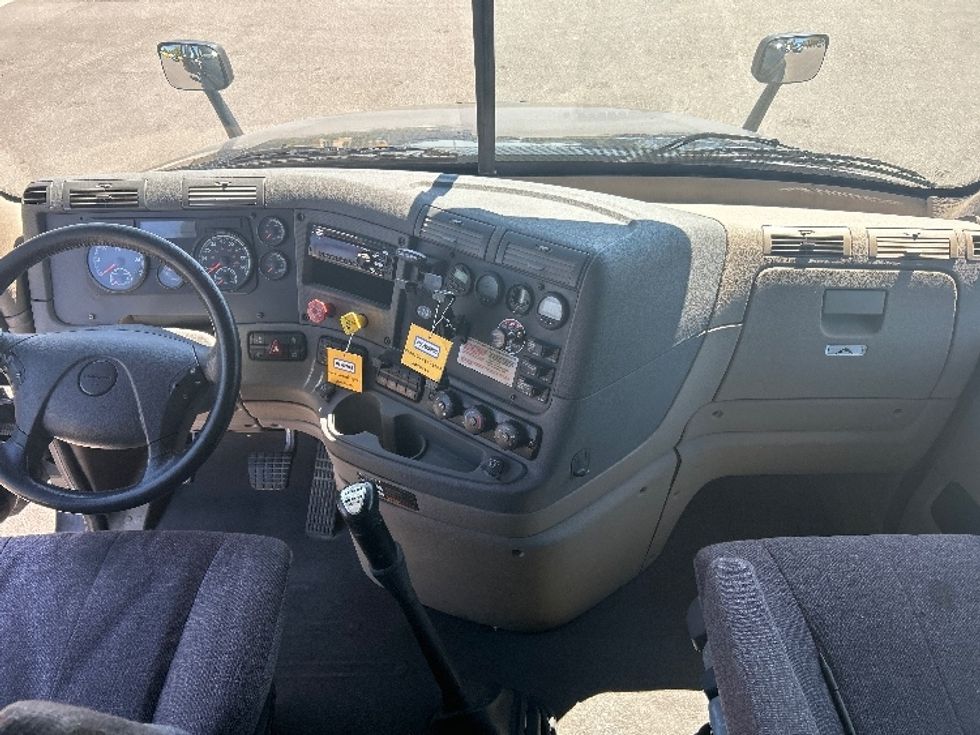 Sleeper Tractor-Heavy Duty Tractors-Freightliner-2019-Cascadia 12564ST-Ocala-FL-736,968\n\t\tmiles-$ 29,750 - Image 12