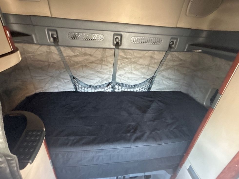 Sleeper Tractor-Heavy Duty Tractors-Freightliner-2019-Cascadia 12564ST-Ocala-FL-736,968\n\t\tmiles-$ 29,750 - Image 17