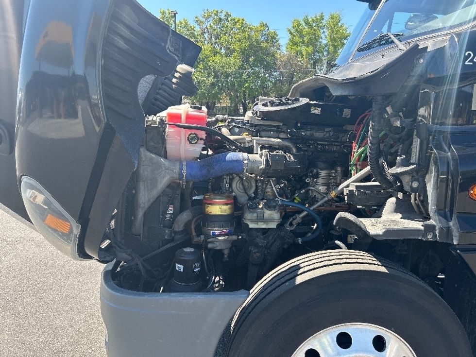 Sleeper Tractor-Heavy Duty Tractors-Freightliner-2019-Cascadia 12564ST-Ocala-FL-736,968\n\t\tmiles-$ 29,750 - Image 21