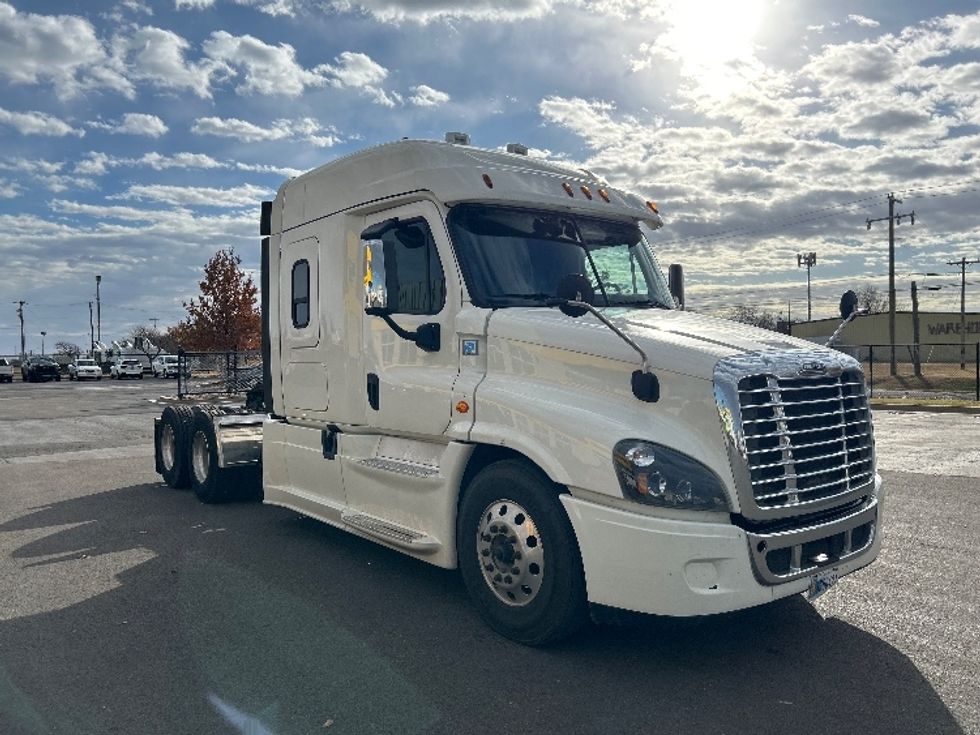 Sleeper Tractor-Heavy Duty Tractors-Freightliner-2019-Cascadia 12564ST-Oklahoma City-OK-551,004\n\t\tmiles-$ 47,000 - Image 1