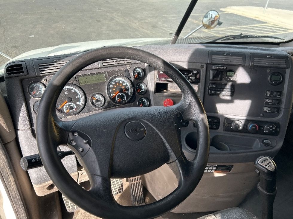 Sleeper Tractor-Heavy Duty Tractors-Freightliner-2019-Cascadia 12564ST-Oklahoma City-OK-551,004\n\t\tmiles-$ 47,000 - Image 10