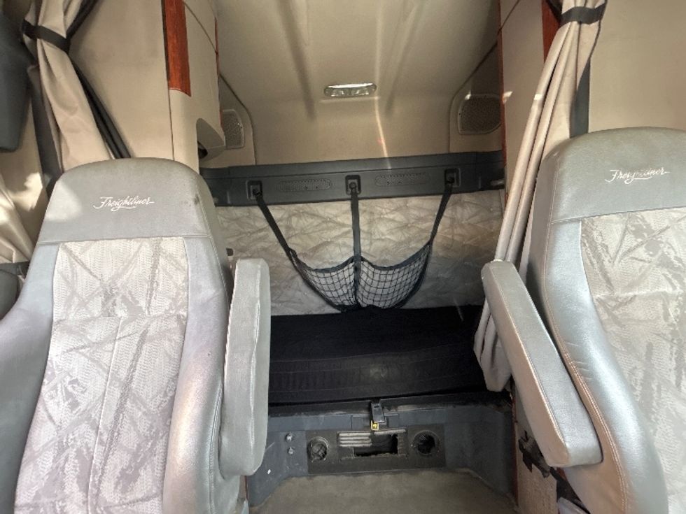 Sleeper Tractor-Heavy Duty Tractors-Freightliner-2019-Cascadia 12564ST-Oklahoma City-OK-551,004\n\t\tmiles-$ 47,000 - Image 16