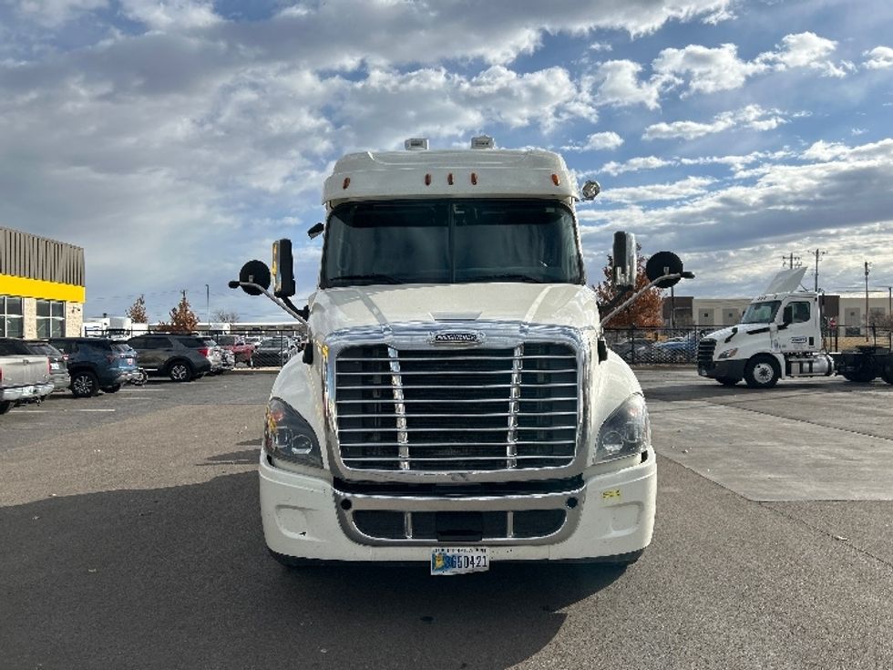 Sleeper Tractor-Heavy Duty Tractors-Freightliner-2019-Cascadia 12564ST-Oklahoma City-OK-551,004\n\t\tmiles-$ 47,000 - Image 2