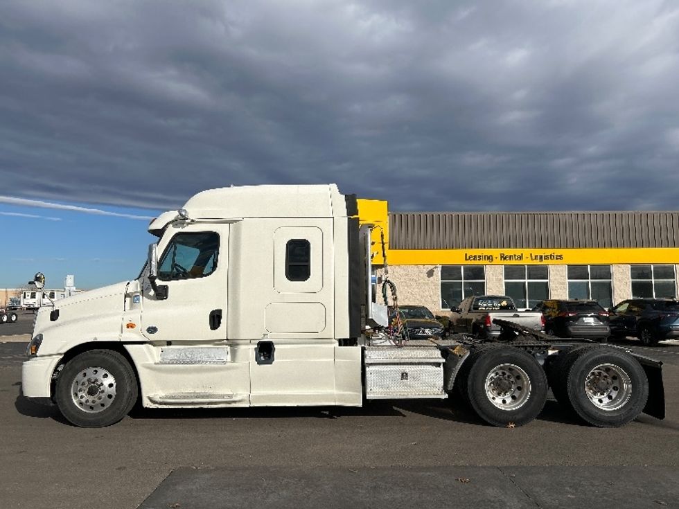 Sleeper Tractor-Heavy Duty Tractors-Freightliner-2019-Cascadia 12564ST-Oklahoma City-OK-551,004\n\t\tmiles-$ 47,000 - Image 4