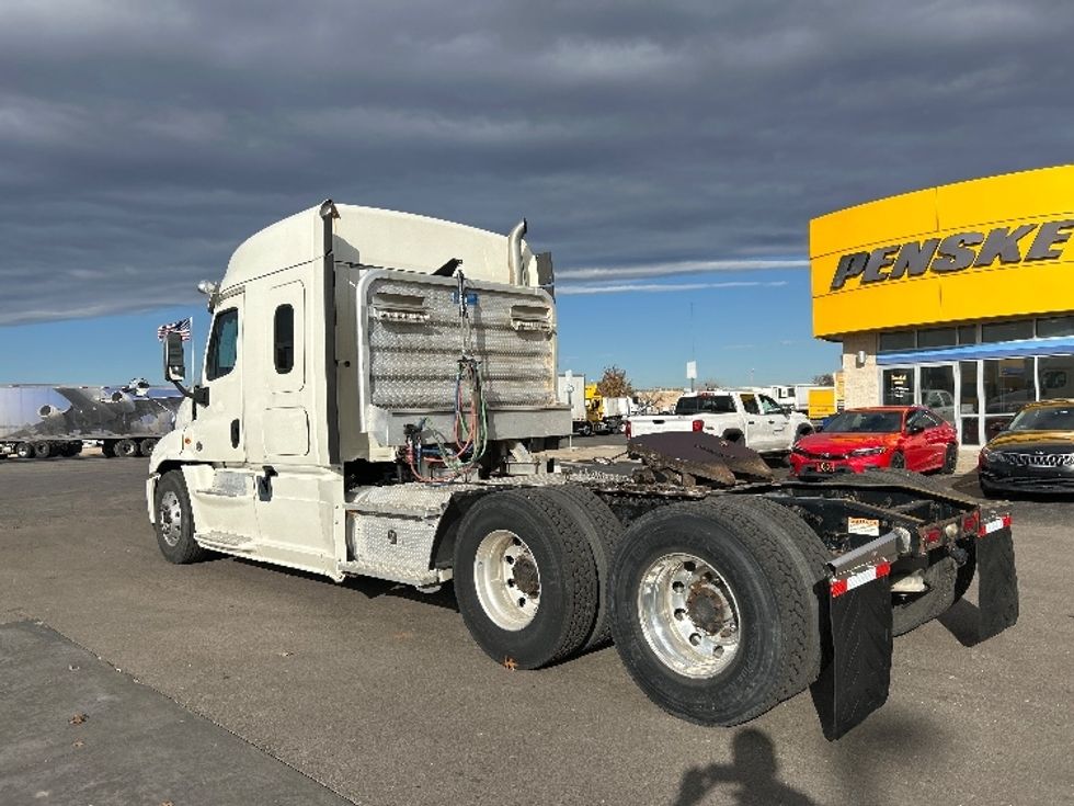 Sleeper Tractor-Heavy Duty Tractors-Freightliner-2019-Cascadia 12564ST-Oklahoma City-OK-551,004\n\t\tmiles-$ 47,000 - Image 5