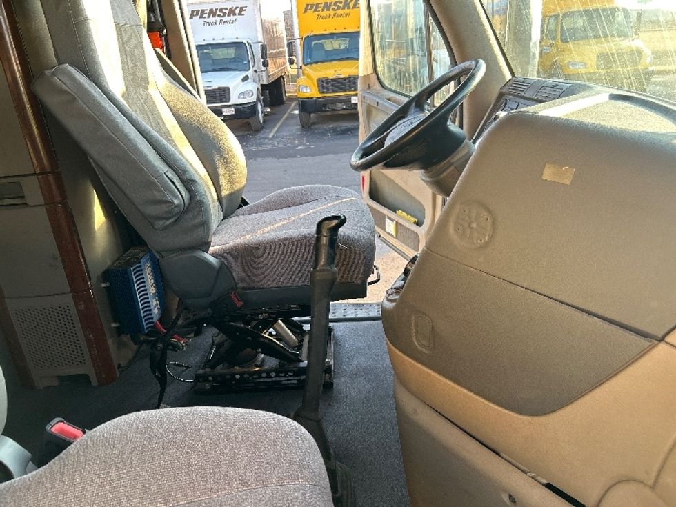 Sleeper Tractor-Heavy Duty Tractors-Freightliner-2019-Cascadia 12564ST-Oklahoma City-OK-599,342\n\t\tmiles-$ 42,500 - Image 15