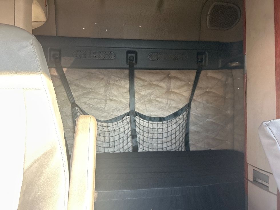 Sleeper Tractor-Heavy Duty Tractors-Freightliner-2019-Cascadia 12564ST-Oklahoma City-OK-599,342\n\t\tmiles-$ 42,500 - Image 16