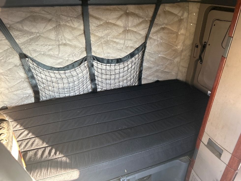 Sleeper Tractor-Heavy Duty Tractors-Freightliner-2019-Cascadia 12564ST-Oklahoma City-OK-599,342\n\t\tmiles-$ 42,500 - Image 17