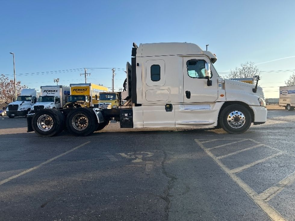 Sleeper Tractor-Heavy Duty Tractors-Freightliner-2019-Cascadia 12564ST-Oklahoma City-OK-599,342\n\t\tmiles-$ 42,500 - Image 8