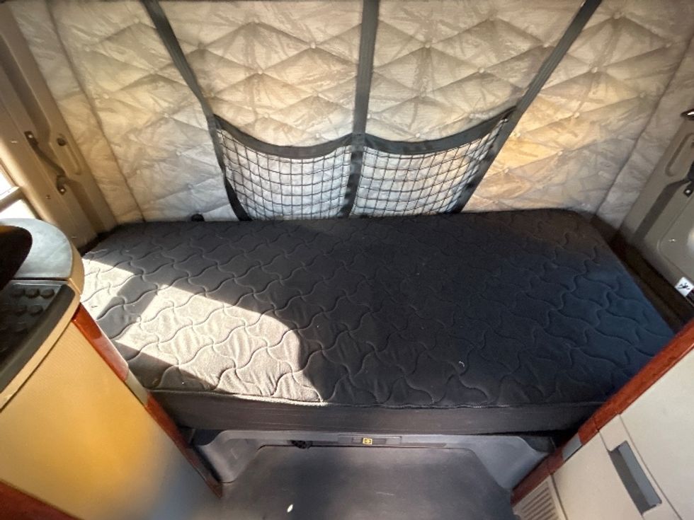 Sleeper Tractor-Heavy Duty Tractors-Freightliner-2019-Cascadia 12564ST-Oklahoma City-OK-615,975\n\t\tmiles-$ 42,750 - Image 17