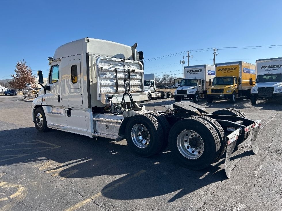 Sleeper Tractor-Heavy Duty Tractors-Freightliner-2019-Cascadia 12564ST-Oklahoma City-OK-615,975\n\t\tmiles-$ 42,750 - Image 5