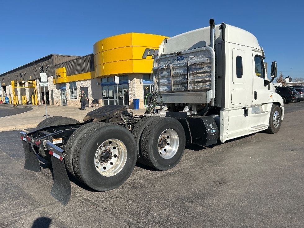 Sleeper Tractor-Heavy Duty Tractors-Freightliner-2019-Cascadia 12564ST-Oklahoma City-OK-615,975\n\t\tmiles-$ 42,750 - Image 7