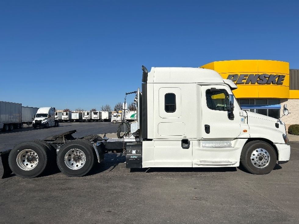 Sleeper Tractor-Heavy Duty Tractors-Freightliner-2019-Cascadia 12564ST-Oklahoma City-OK-615,975\n\t\tmiles-$ 42,750 - Image 8