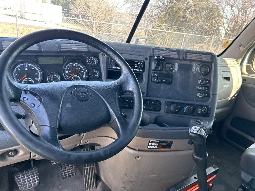 Sleeper Tractor-Heavy Duty Tractors-Freightliner-2019-Cascadia 12564ST-Oklahoma City-OK-681,273\n\t\tmiles-$ 16,000 - Image 10