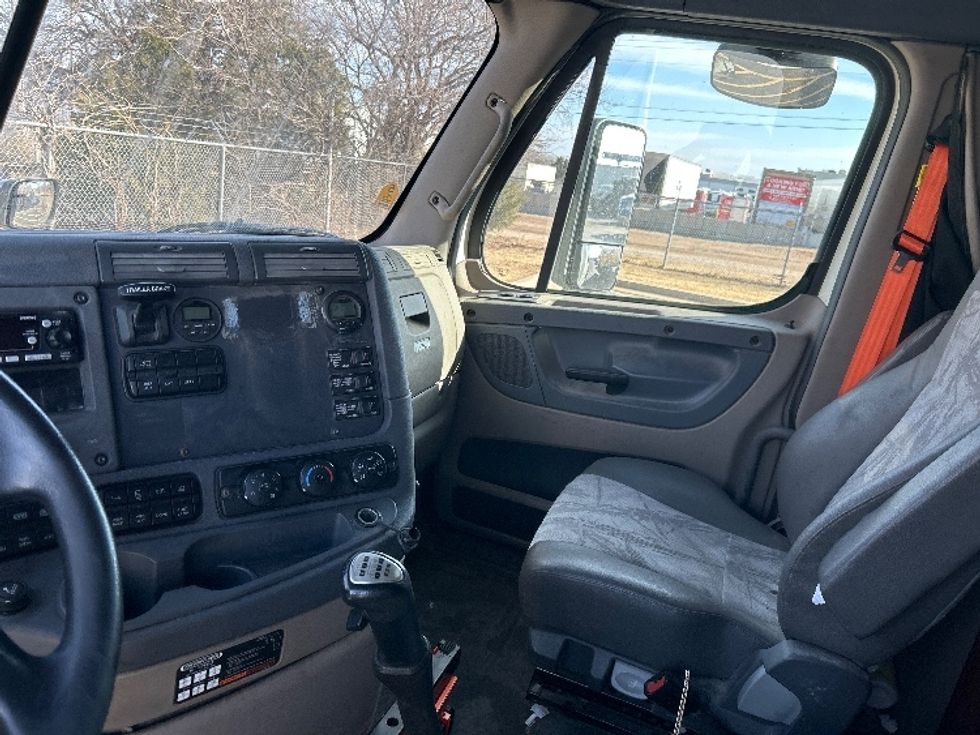 Sleeper Tractor-Heavy Duty Tractors-Freightliner-2019-Cascadia 12564ST-Oklahoma City-OK-681,273\n\t\tmiles-$ 16,000 - Image 11
