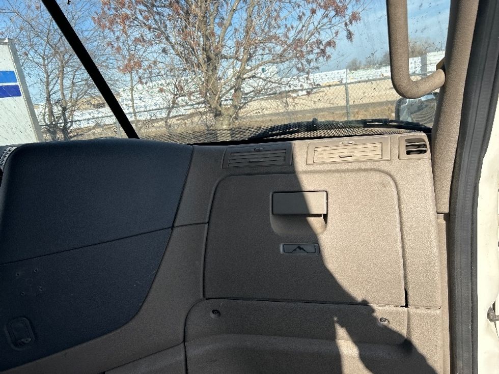 Sleeper Tractor-Heavy Duty Tractors-Freightliner-2019-Cascadia 12564ST-Oklahoma City-OK-681,273\n\t\tmiles-$ 16,000 - Image 14