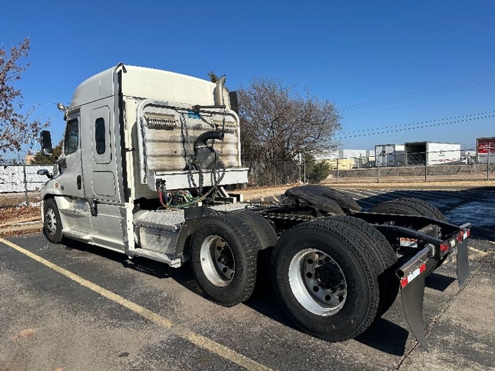 Sleeper Tractor-Heavy Duty Tractors-Freightliner-2019-Cascadia 12564ST-Oklahoma City-OK-681,273\n\t\tmiles-$ 16,000 - Image 5