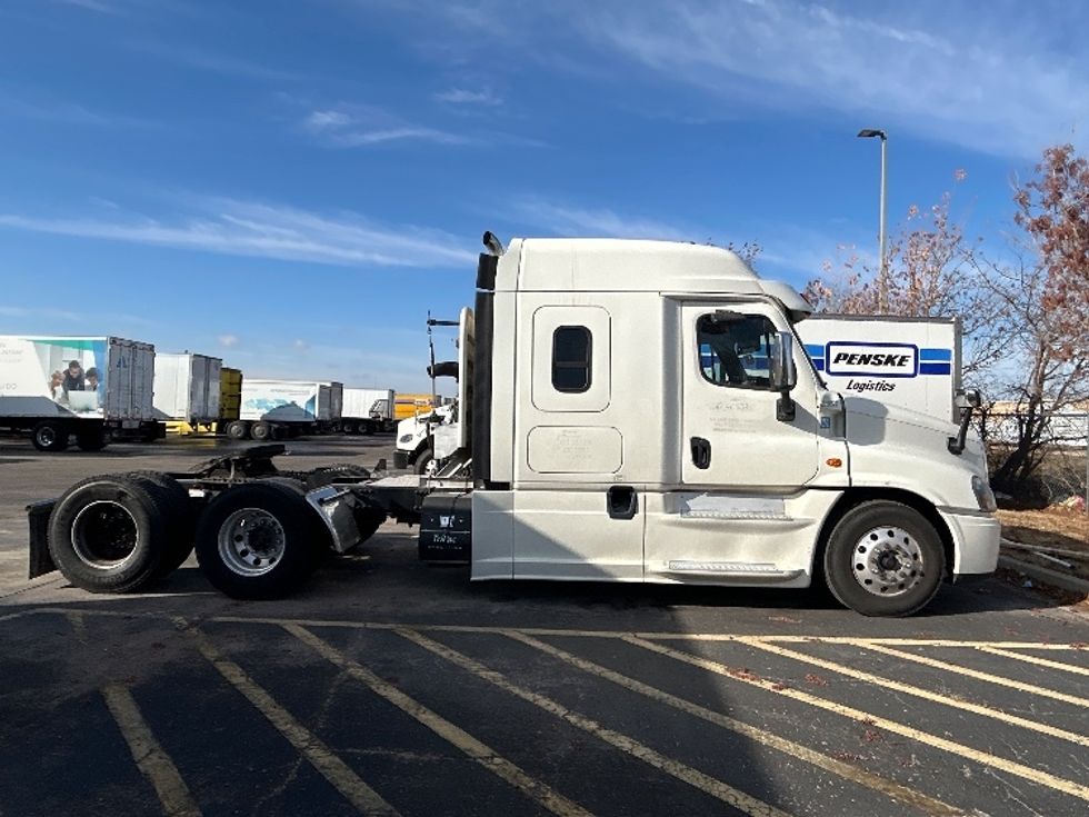 Sleeper Tractor-Heavy Duty Tractors-Freightliner-2019-Cascadia 12564ST-Oklahoma City-OK-681,273\n\t\tmiles-$ 16,000 - Image 8