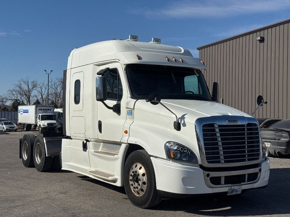 Sleeper Tractor-Heavy Duty Tractors-Freightliner-2019-Cascadia 12564ST-Omaha-NE-343,221\n\t\tmiles-$ 53,250 - Image 1