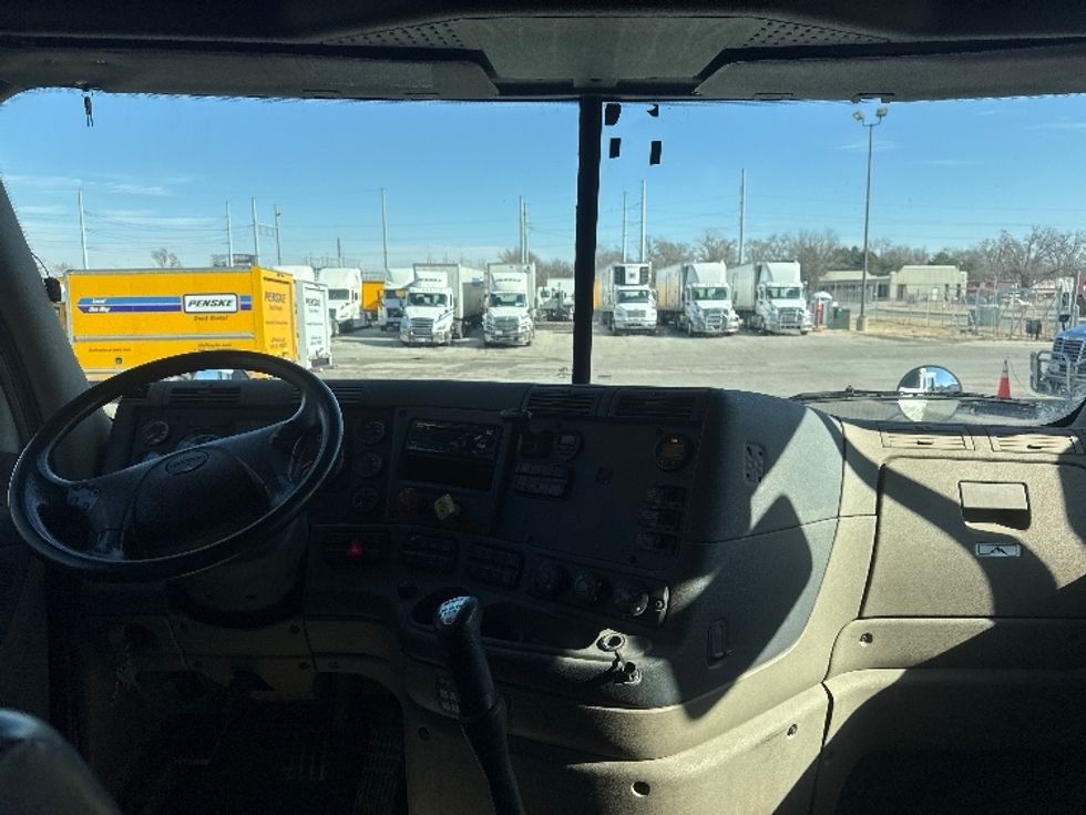 Sleeper Tractor-Heavy Duty Tractors-Freightliner-2019-Cascadia 12564ST-Omaha-NE-343,221\n\t\tmiles-$ 53,250 - Image 12