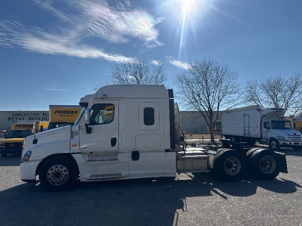Sleeper Tractor-Heavy Duty Tractors-Freightliner-2019-Cascadia 12564ST-Omaha-NE-343,221\n\t\tmiles-$ 53,250 - Image 4
