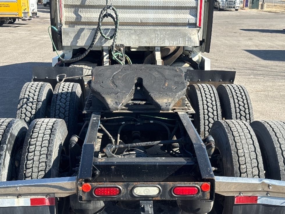 Sleeper Tractor-Heavy Duty Tractors-Freightliner-2019-Cascadia 12564ST-Omaha-NE-343,221\n\t\tmiles-$ 53,250 - Image 6