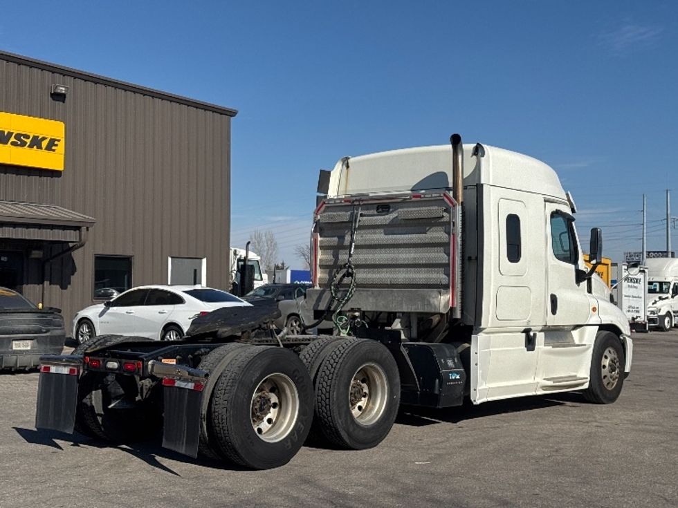 Sleeper Tractor-Heavy Duty Tractors-Freightliner-2019-Cascadia 12564ST-Omaha-NE-343,221\n\t\tmiles-$ 53,250 - Image 7