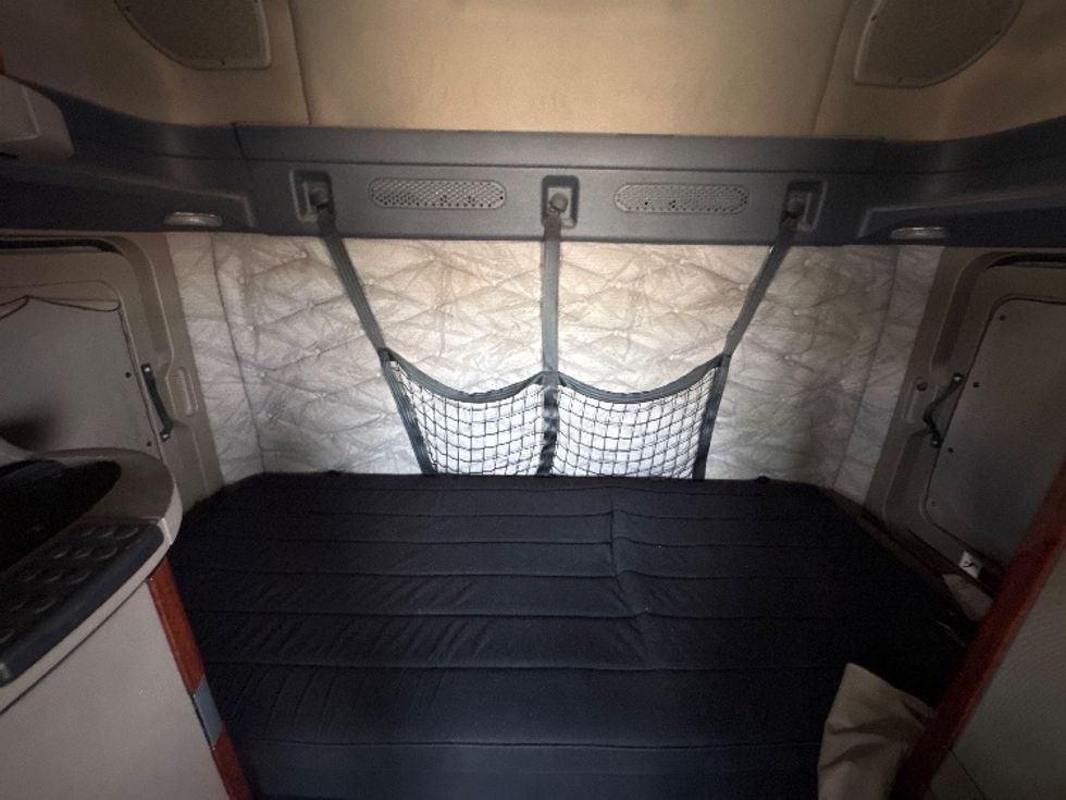 Sleeper Tractor-Heavy Duty Tractors-Freightliner-2019-Cascadia 12564ST-Omaha-NE-735,747\n\t\tmiles-$ 30,250 - Image 16