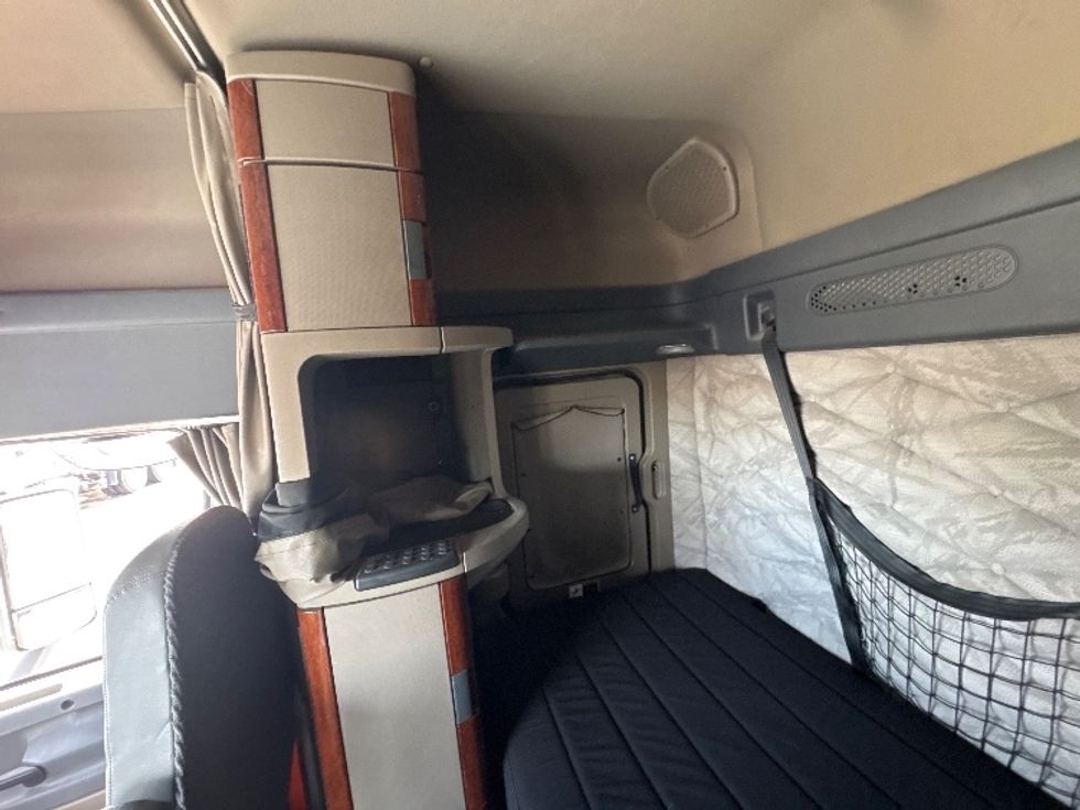 Sleeper Tractor-Heavy Duty Tractors-Freightliner-2019-Cascadia 12564ST-Omaha-NE-735,747\n\t\tmiles-$ 30,250 - Image 18