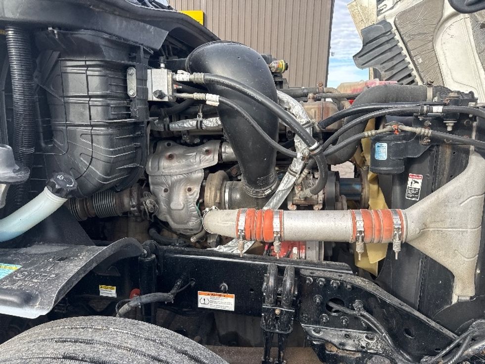 Sleeper Tractor-Heavy Duty Tractors-Freightliner-2019-Cascadia 12564ST-Omaha-NE-735,747\n\t\tmiles-$ 30,250 - Image 19