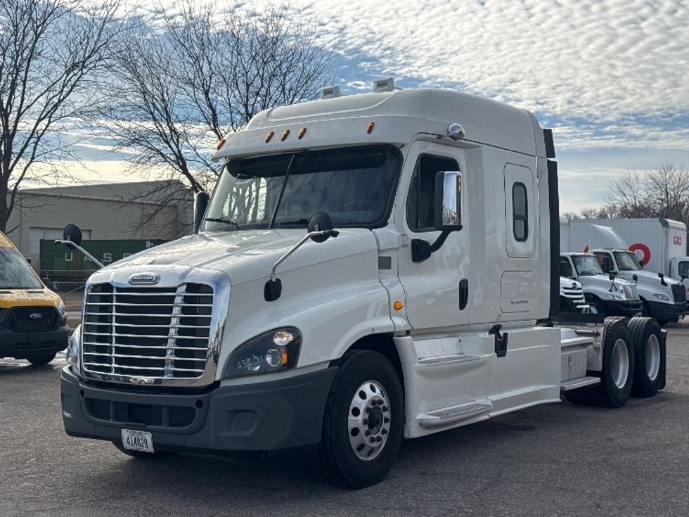 Sleeper Tractor-Heavy Duty Tractors-Freightliner-2019-Cascadia 12564ST-Omaha-NE-735,747\n\t\tmiles-$ 30,250 - Image 3