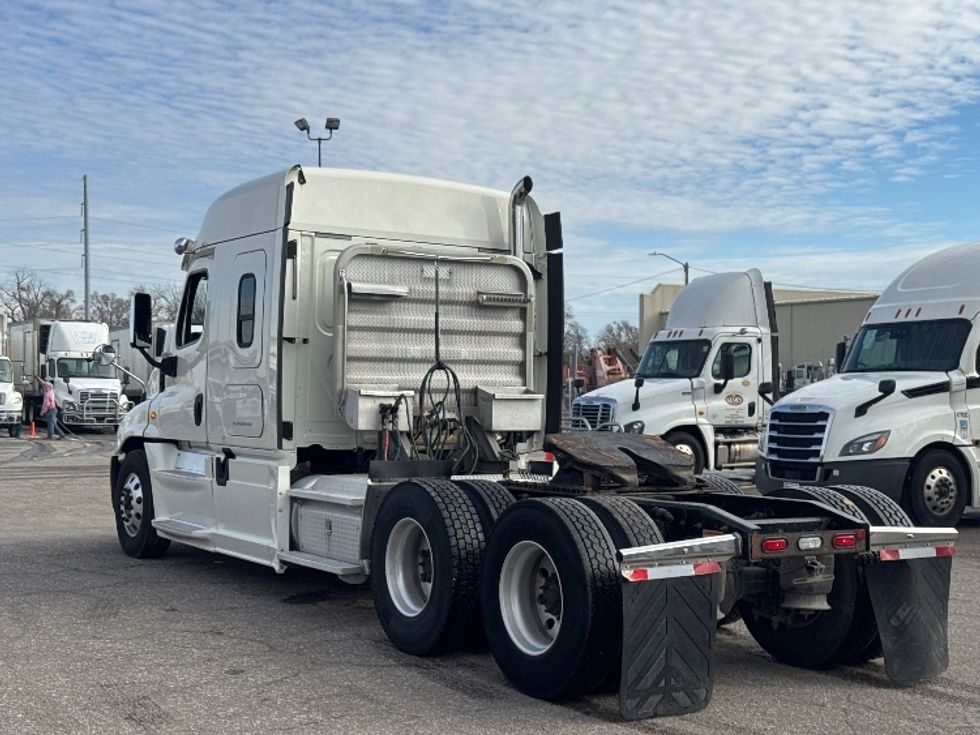 Sleeper Tractor-Heavy Duty Tractors-Freightliner-2019-Cascadia 12564ST-Omaha-NE-735,747\n\t\tmiles-$ 30,250 - Image 5