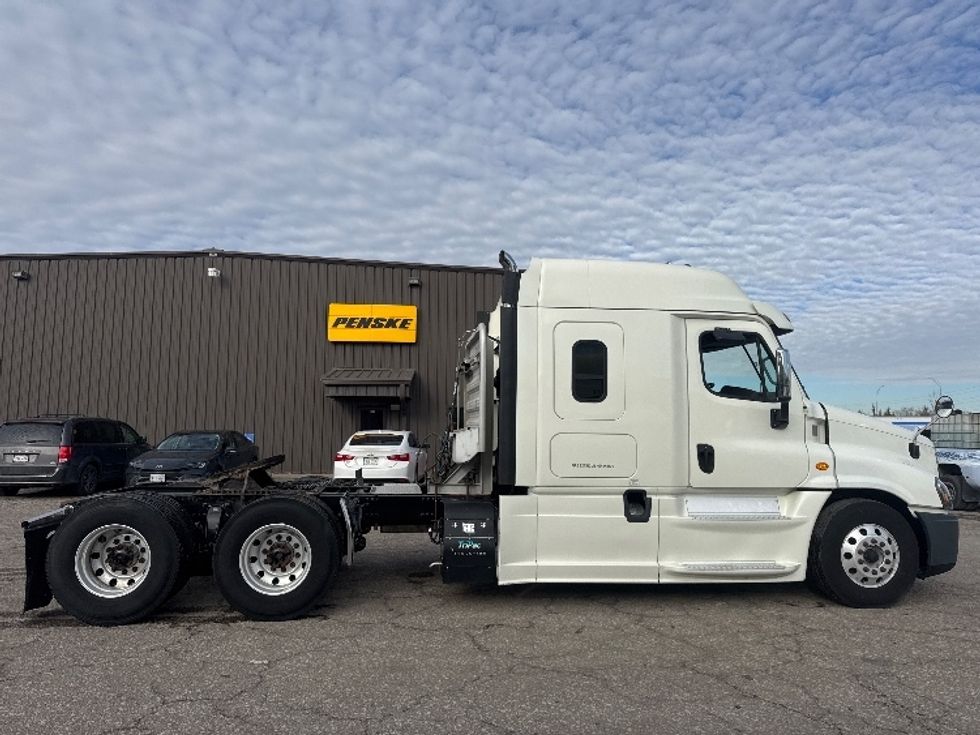 Sleeper Tractor-Heavy Duty Tractors-Freightliner-2019-Cascadia 12564ST-Omaha-NE-735,747\n\t\tmiles-$ 30,250 - Image 8