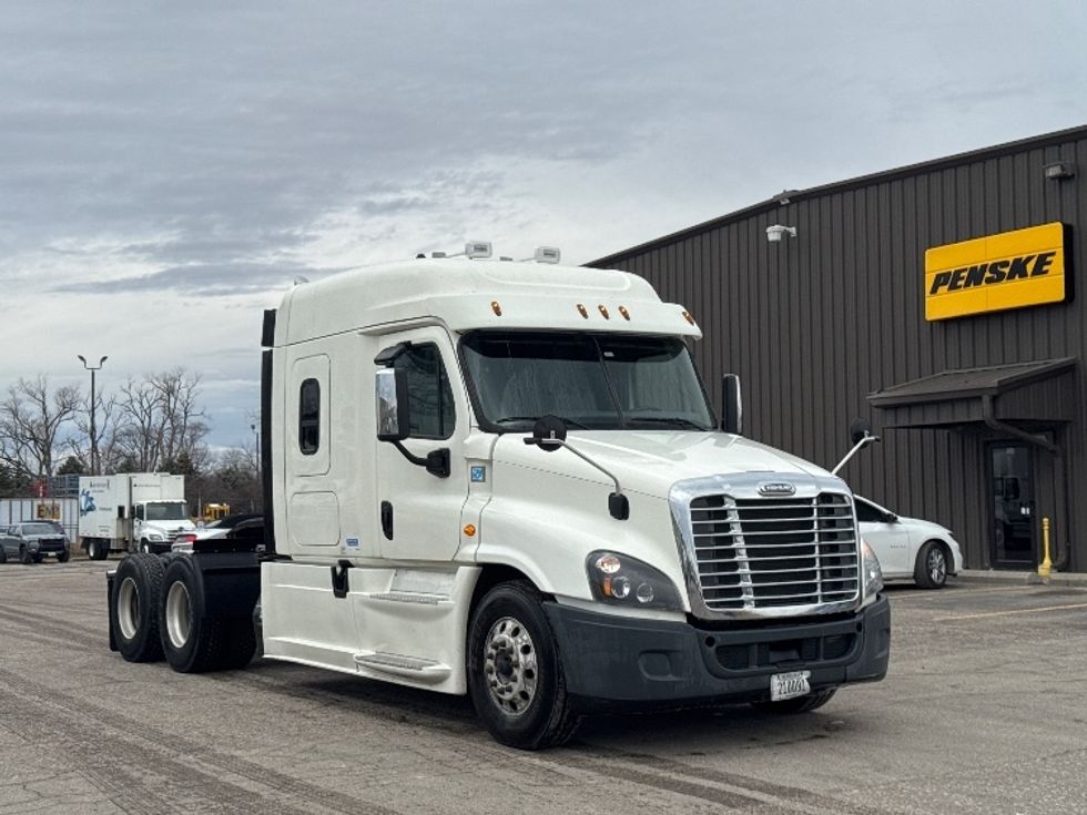 Sleeper Tractor-Heavy Duty Tractors-Freightliner-2019-Cascadia 12564ST-Omaha-NE-742,554\n\t\tmiles-$ 30,000 - Image 1