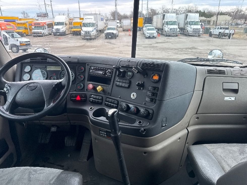 Sleeper Tractor-Heavy Duty Tractors-Freightliner-2019-Cascadia 12564ST-Omaha-NE-742,554\n\t\tmiles-$ 30,000 - Image 12